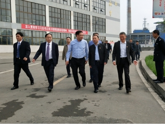 何樹(shù)平市長(cháng)到馳宇現場(chǎng)辦公